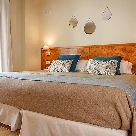 La Muntanya Hotell 3*